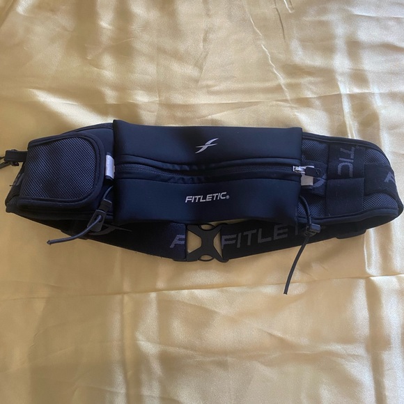 NWOT Fitletic Ultimate Adjustable Unisex Running and Workout Belt Black IPhone - Picture 5 of 5